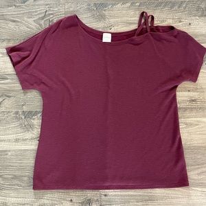 Shoulder detail top